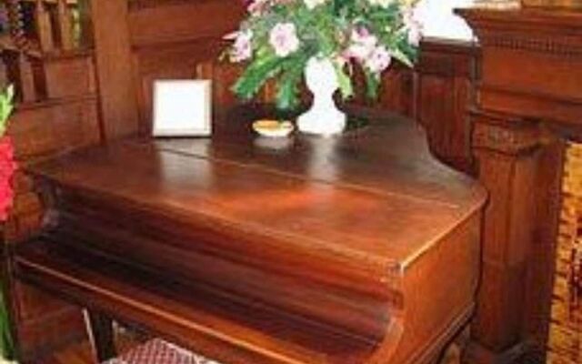 Bennett House Bed & Breakfast