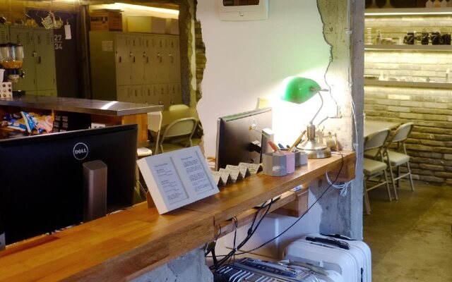 The Cube Hotel - Hostel