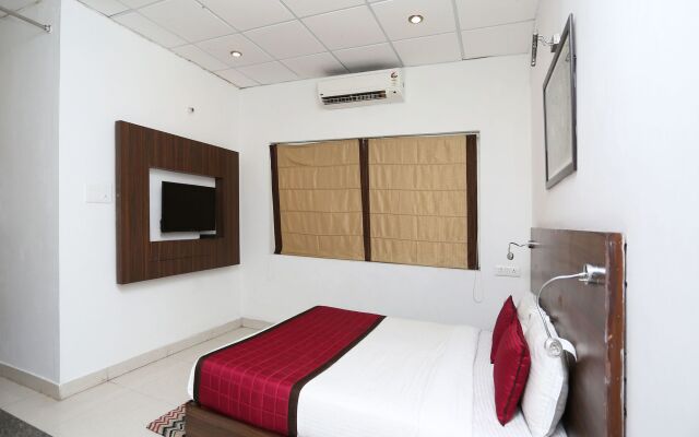 OYO 2767 Hotel Ganga Darshan 2