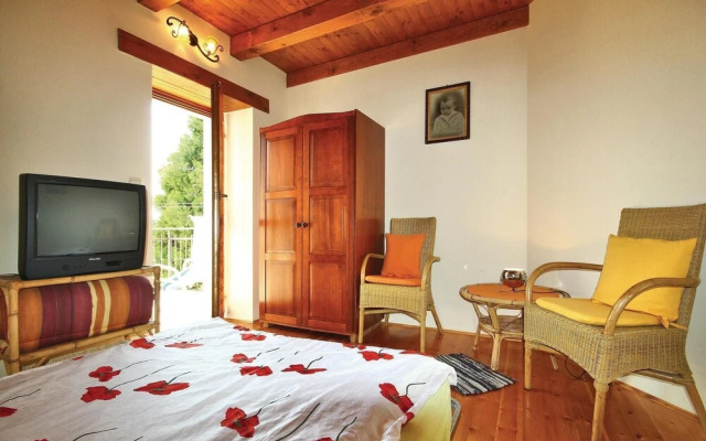 Amazing Home in Kastelir With 3 Bedrooms and Wifi