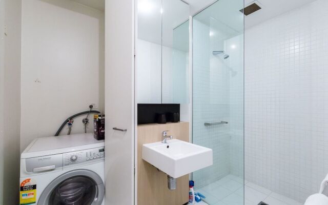 CLEO, 1BDR St.Kilda Apartment