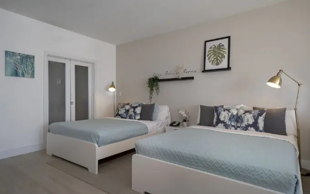 Strand Ocean Drive Suites