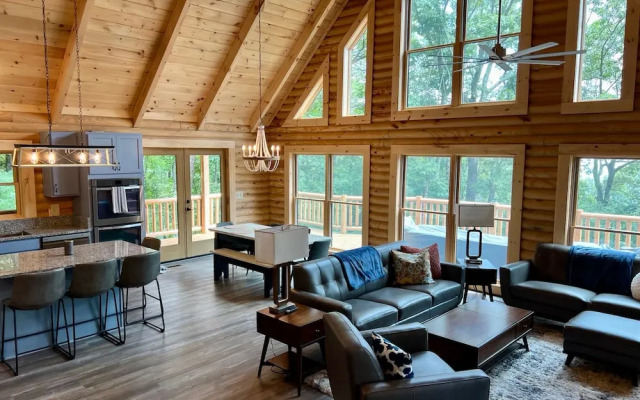 Wintergreen Chesnut Hot-tub Arcade Fireplace