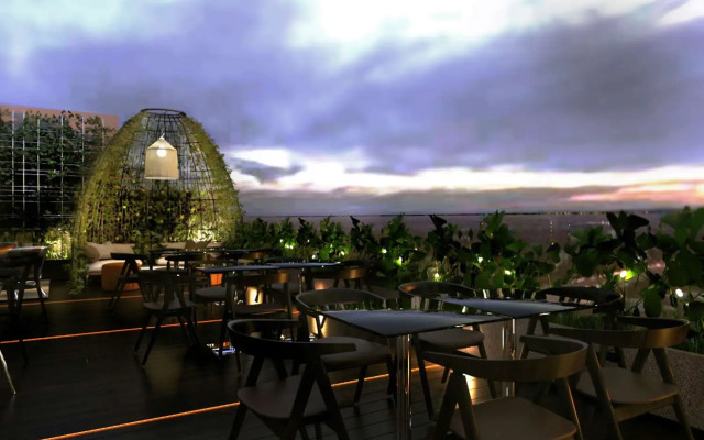 Adia Aluma Athens, Curio Collection By Hilton