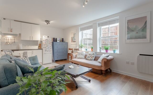 Modern 1 Bedroom Flat in Battersea