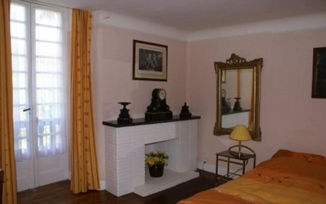 House With 5 Bedrooms in Bourdeilles, With Furnished Garden and Wifi - 150 km From the Beach
