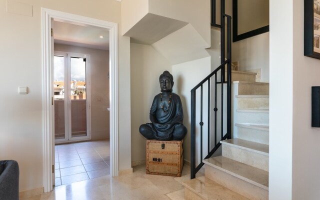 Elviria Marbella Luxury Penthouse Two Rooms PARKING and Golf