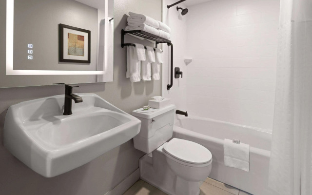 Hawthorn Extended Stay by Wyndham Ellsworth / Bar Harbor