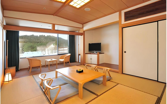 Royal Tainai Park Hotel