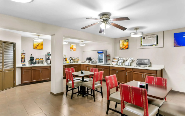 Comfort Inn Red Horse Frederick