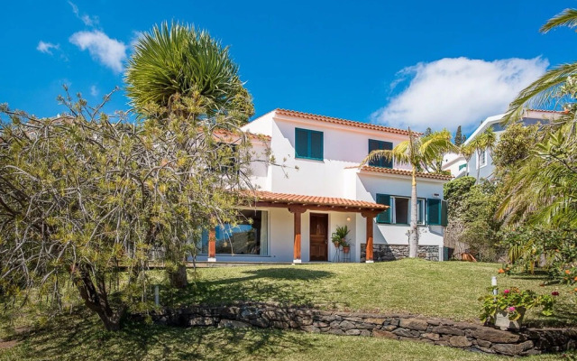 Casa da Fonte do Mar by MHM