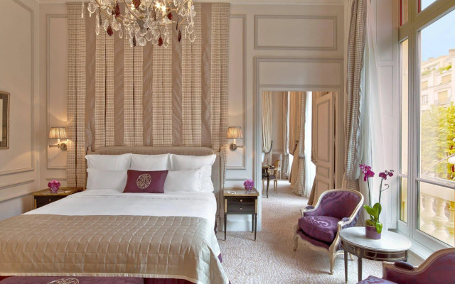 Hotel Plaza Athenee