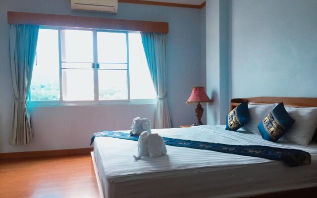 Golden Cherry Hotel