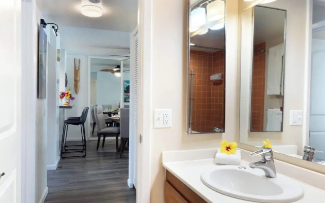 Oceanfront Condo 117 in Kailua-kona