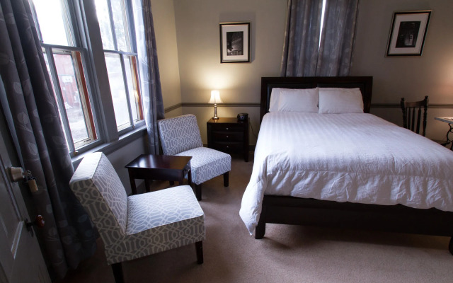 Captain Wohlt Inn Bed & Breakfast