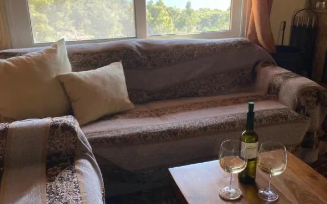 Manos’ Traditional Maisonette