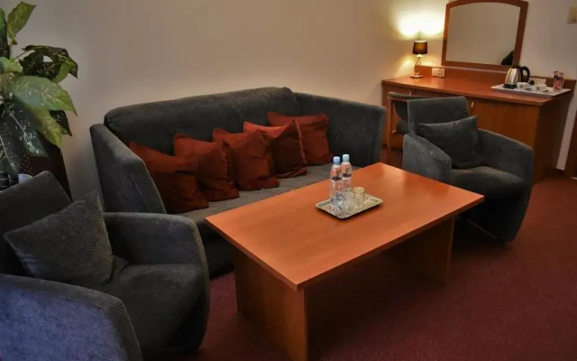 Zlote Deby Hotel