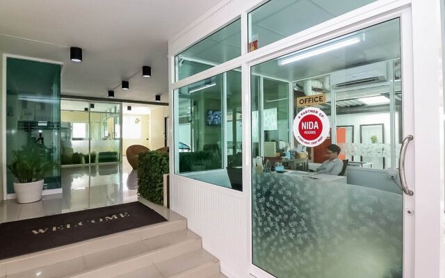 曼谷奈达普威特酒店(Nida Rooms Prawet 681 Proerty)
