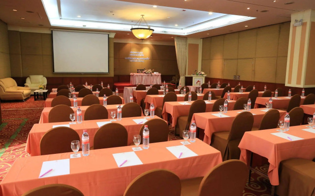 Karnmanee Palace Hotel