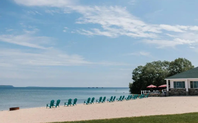 Breakers Resort & Beach Bar