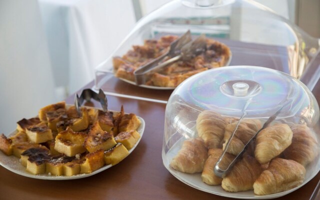 Beachfront Cosy Home - Breakfastincluded