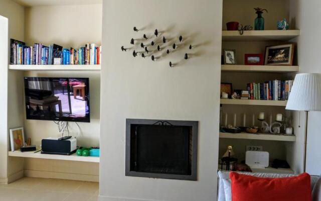 Pogonia, spacious apartment by the sea with private pool