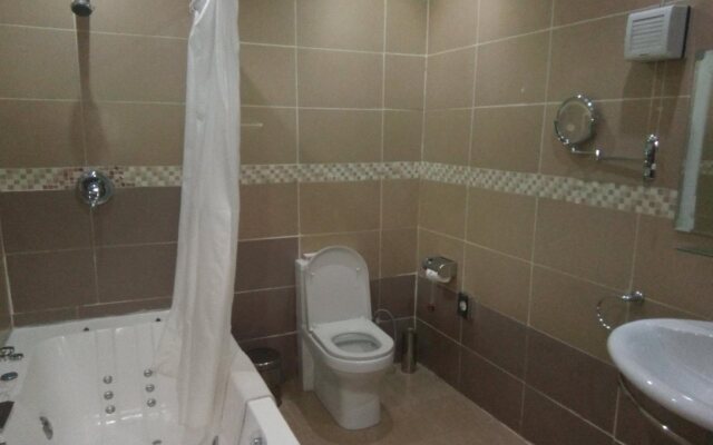 Pearl Gate Hotel