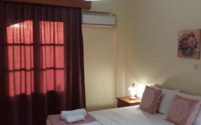 Apart-Hotel Llazari