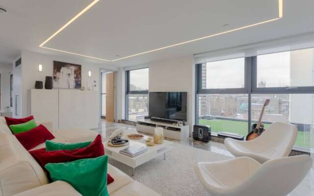 2 Bedroom Penthouse Apartment in Pimlico