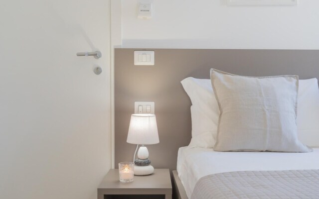 Pozzo Vertical Apartment With Garden and Parking