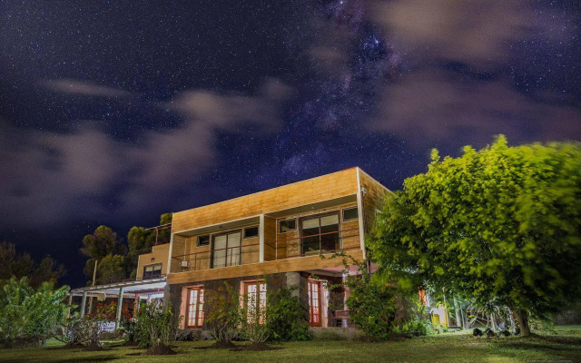 Hotel Uka Mana