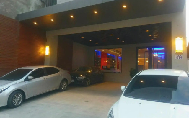 Travel Light Hotel