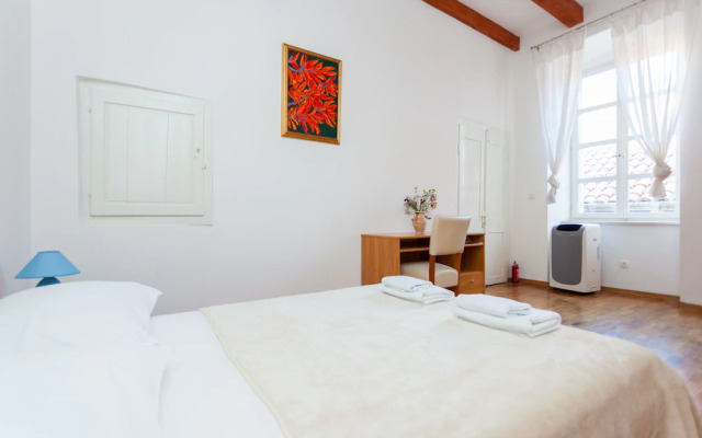 Apartment Ermineous A34