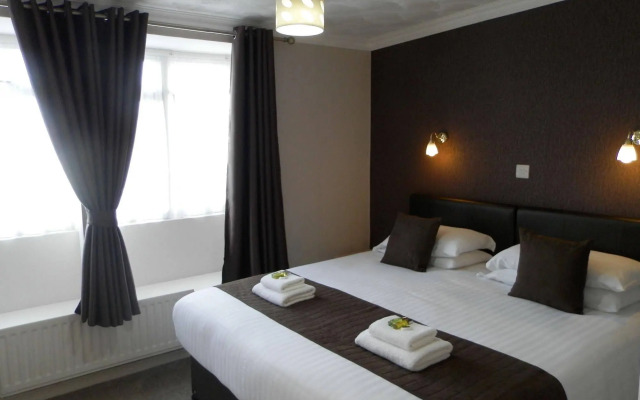 Wayside Cheer Hotel