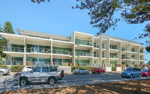 Breeze Apartments