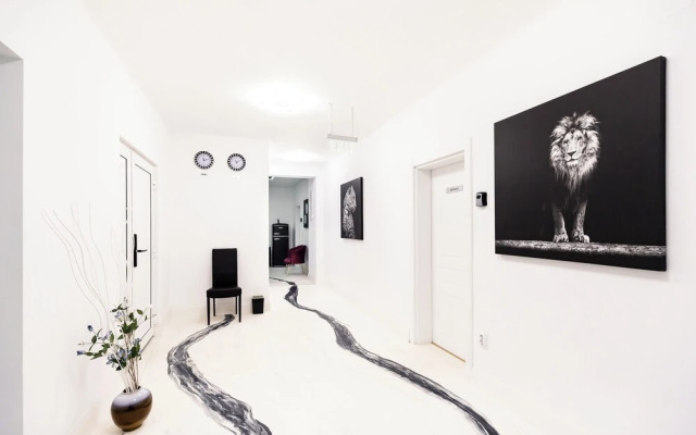 Bucharest Studios Dubai Room
