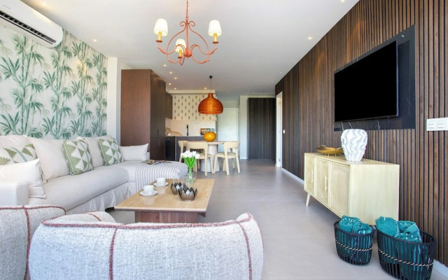 Amazing 3BD apt and Pool. Señorío de Aloha