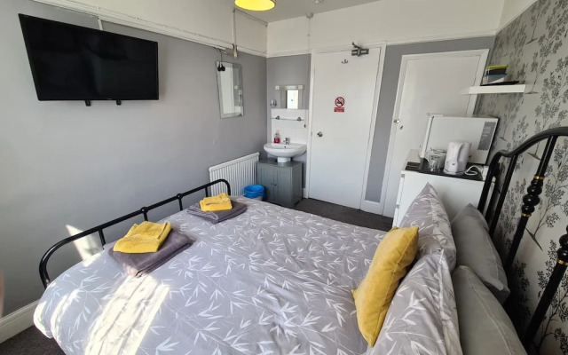 The Roslyn Hotel