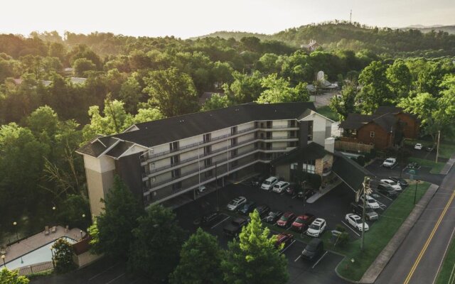 Twin Mountain Inn & Suites