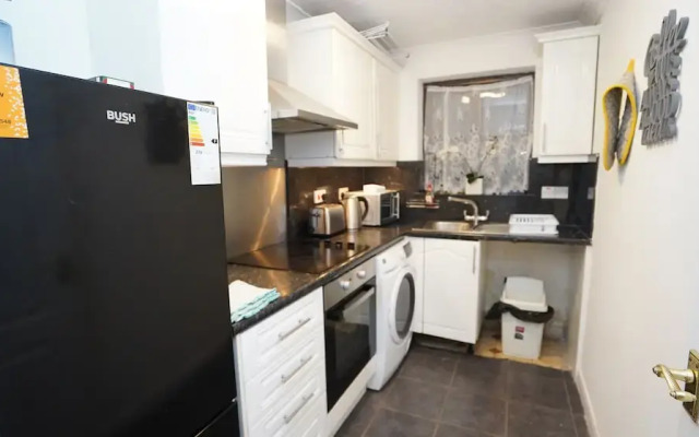Ground floor Apt Slough by Easy2Manage