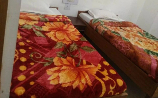 Sharda Guest House Bodhgaya by Goroomgo