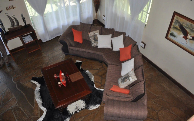Hakusembe River Lodge