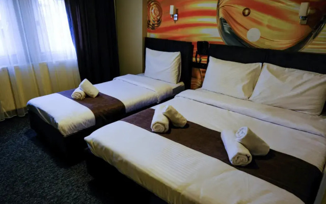 Loyal City Hotel