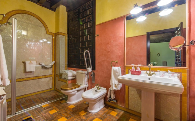 Palacio Mariana Pineda Hotel