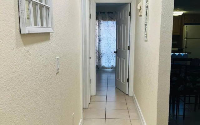 Spacious Condo close to Siesta