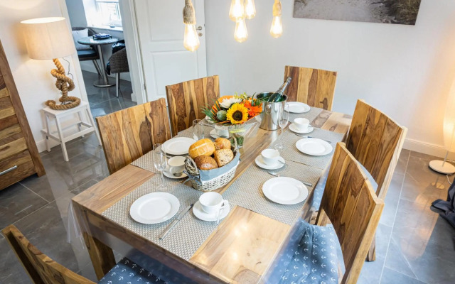 Mien Tied MITTENMANG