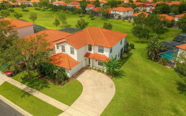 High Grove 5 Bedrooms & Private Pool