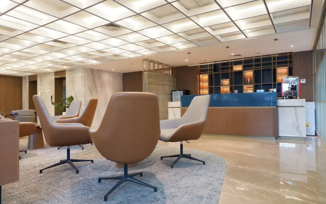 Grand Anara Airport Hotel