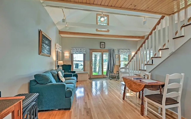 Charming Stonington Studio w/ Ocean Views!