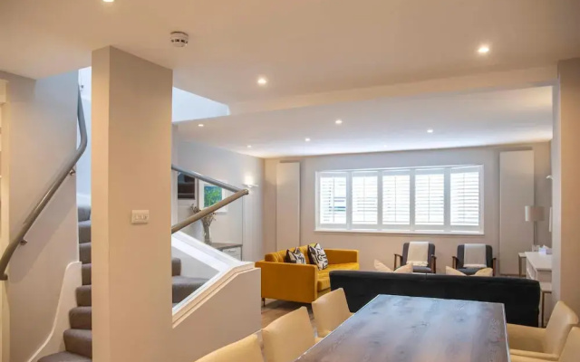 Stunning Rare Soho Gem